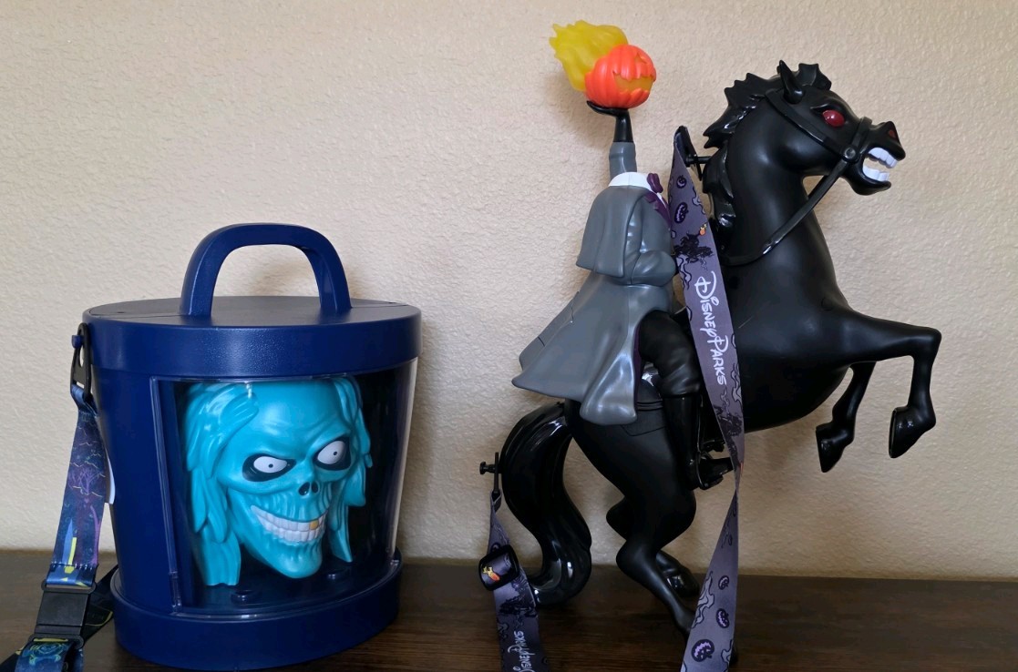  Disney Parks 2026 Hatbox Ghost Headless Horseman Popcorn Bucket set. NEW