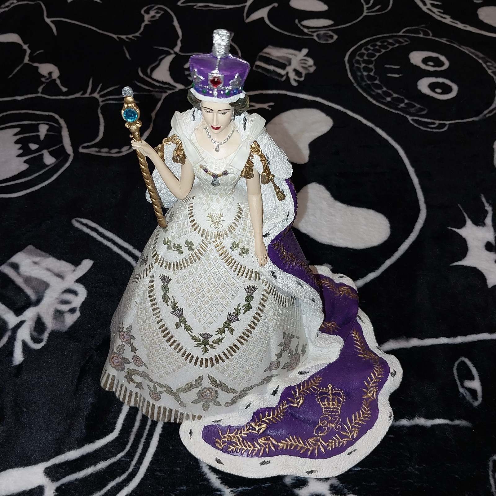 The Coronation of Queen Elizabeth II Figurine Hamilton Collection 2013 Numbered