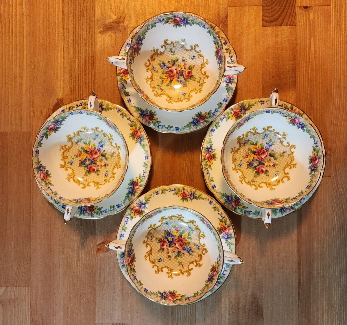 Paragon Minuet Double Warrant by Appointment HMTQ & HMQ Mary Cream Soups Saucers