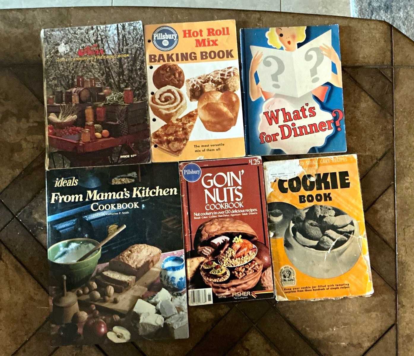 Mixed Lot 6 Vtg Cookbooks Pillsbury, Ideals, Cookie Book, What’s for Dinner, Ker