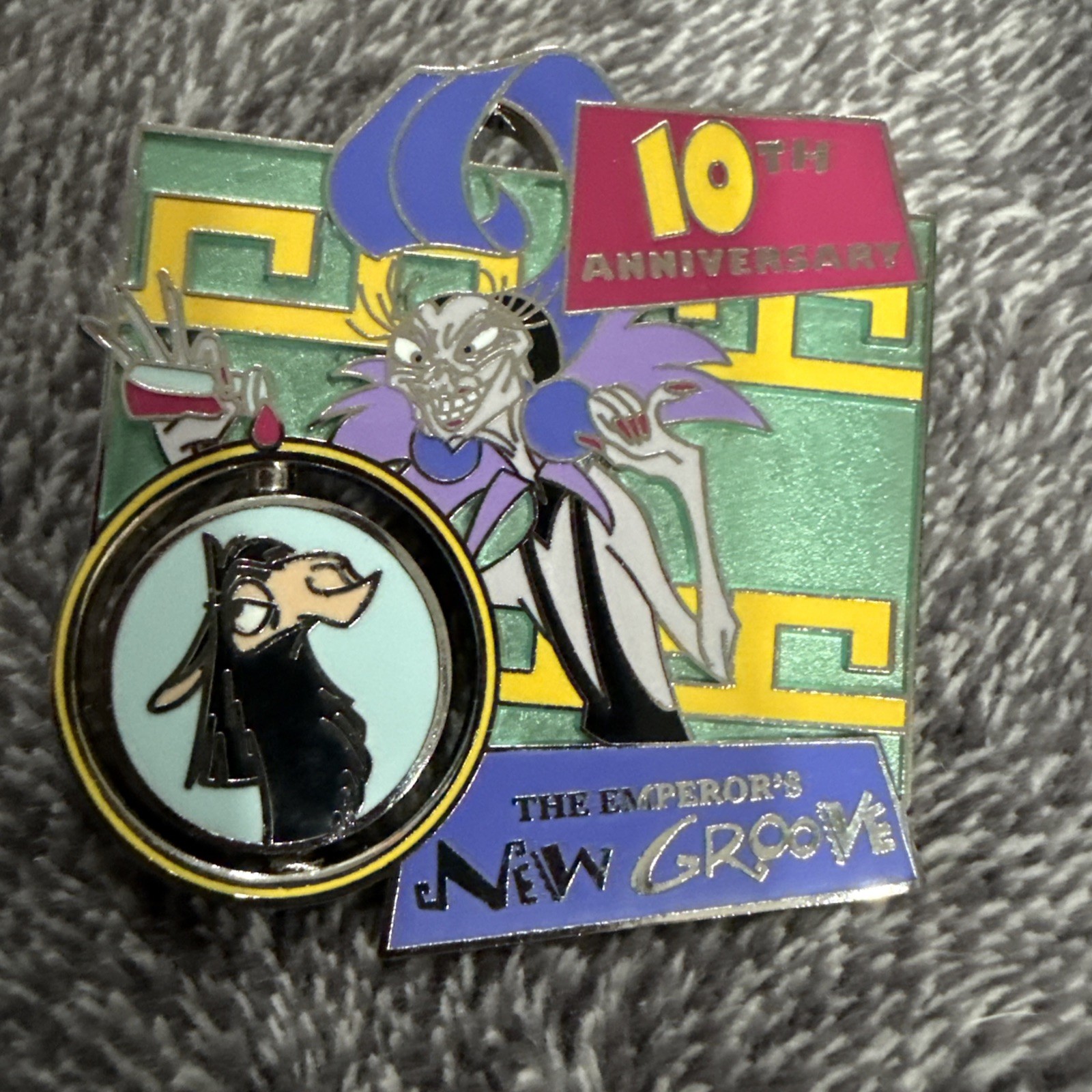 10th Anniversary Disney The Emperor’s New Groove Pin LE 1000 Yzma Kuzco 