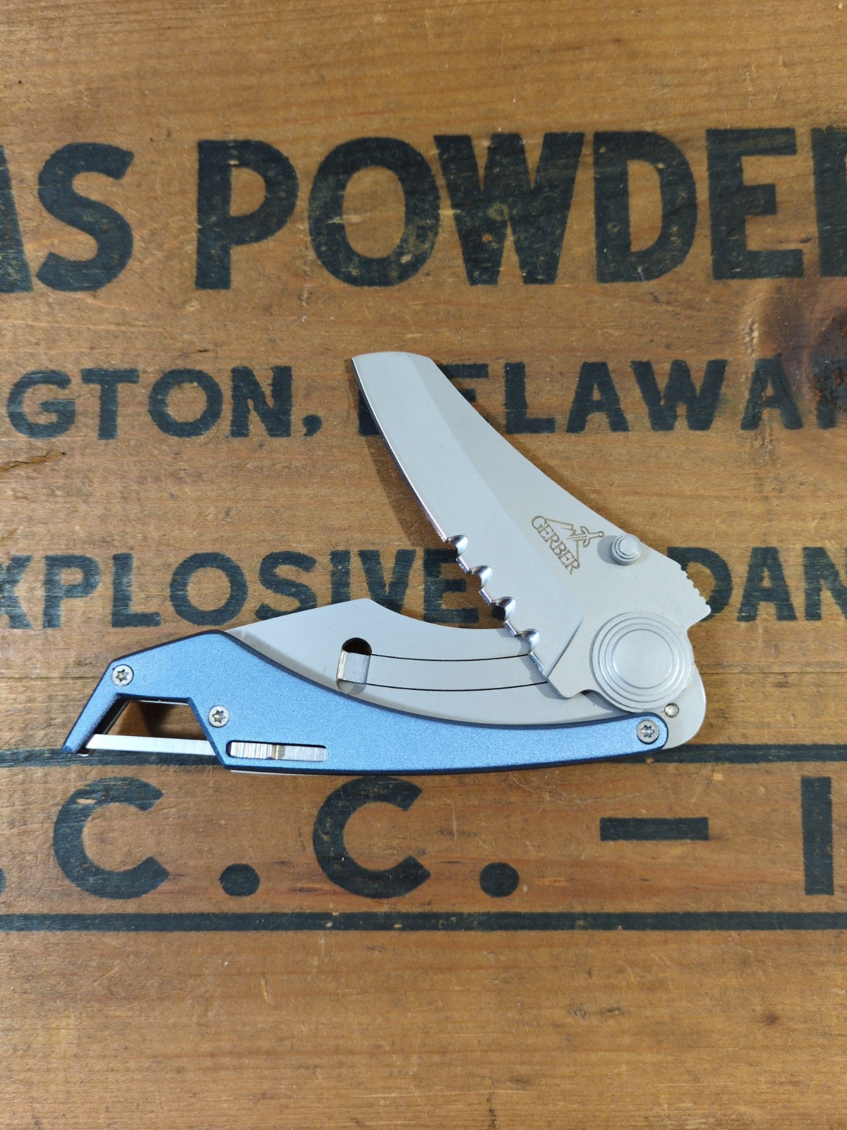 Gerber Descent Folding Knife Carabiner Clip Discontinued, Sales Sample 