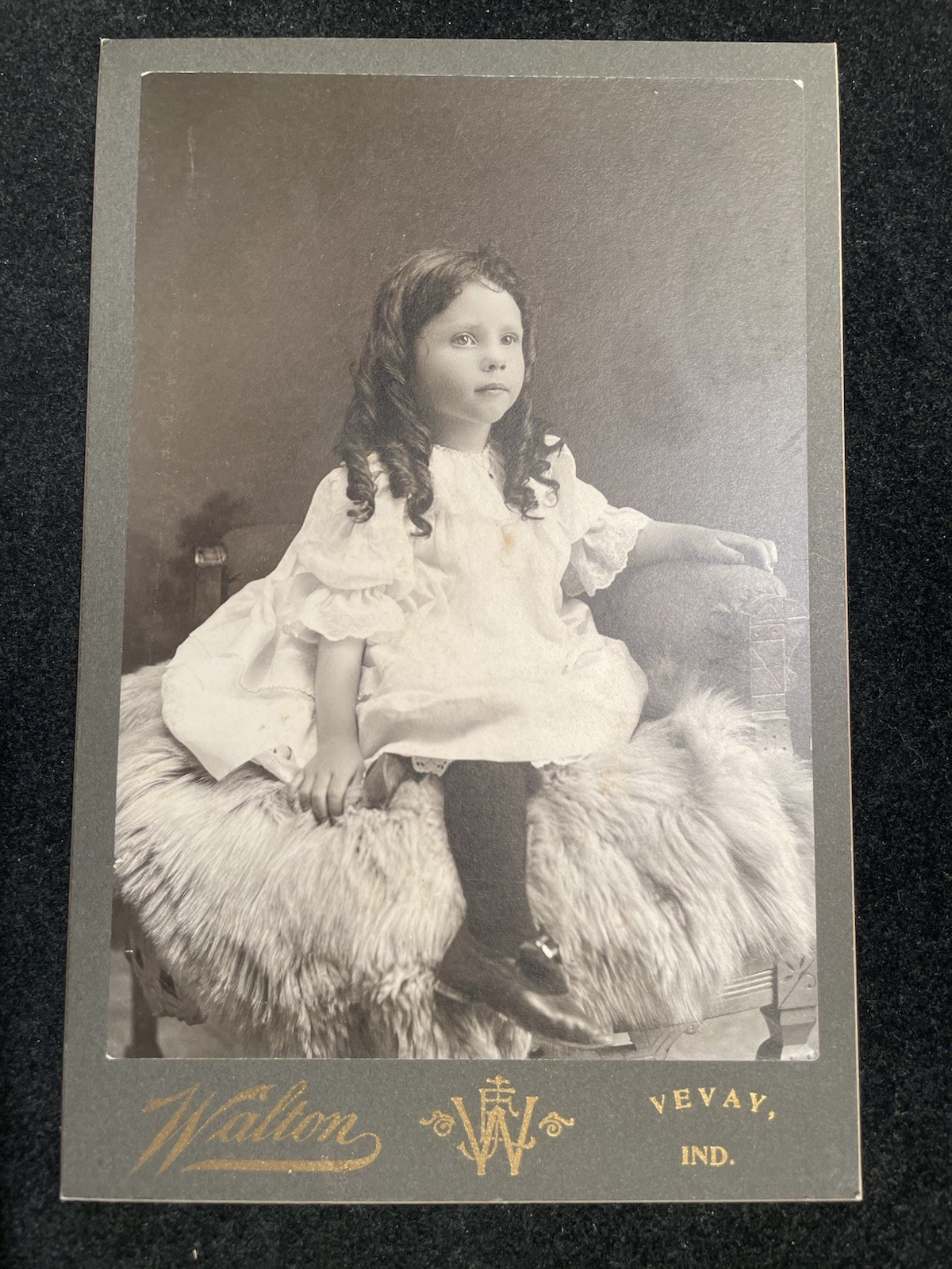 PRETTY YOUNG GIRL VICTORIAN CABINET CARD VEVAY, INDIANA