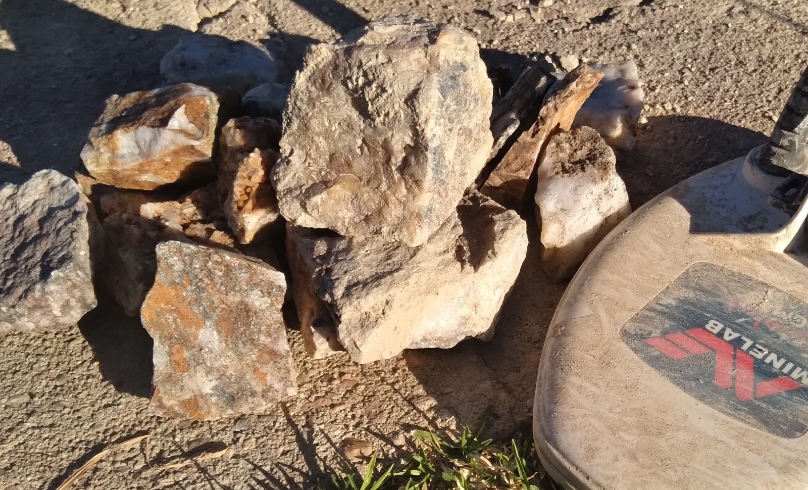 5kg of UNCRUSHED QUARTZ ORES from Gold Mine In World's End #PAYDIRT #GOLD
