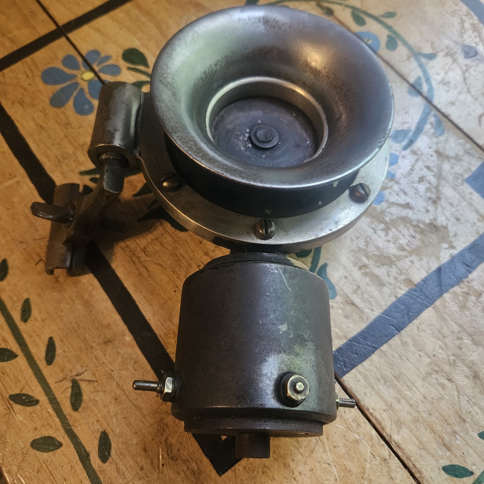 VINTAGE KLAXON ROLLS ROYCE SILVER GHOST SHORT TRUMPET CAR HORN