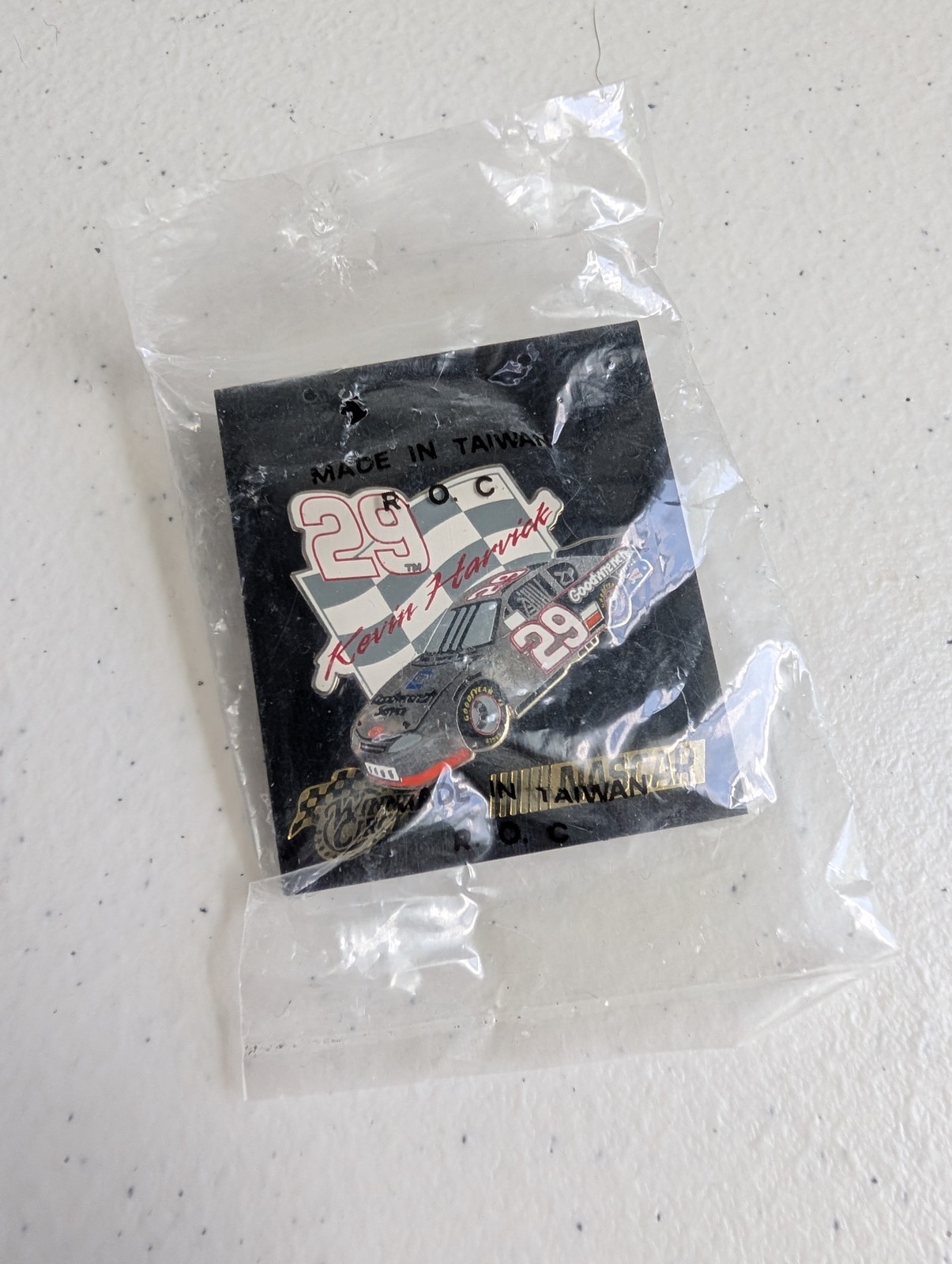 NASCAR Kevin Harvick #29 Goodwrench Monte Carlo Race Car Pin Winston Cup Series