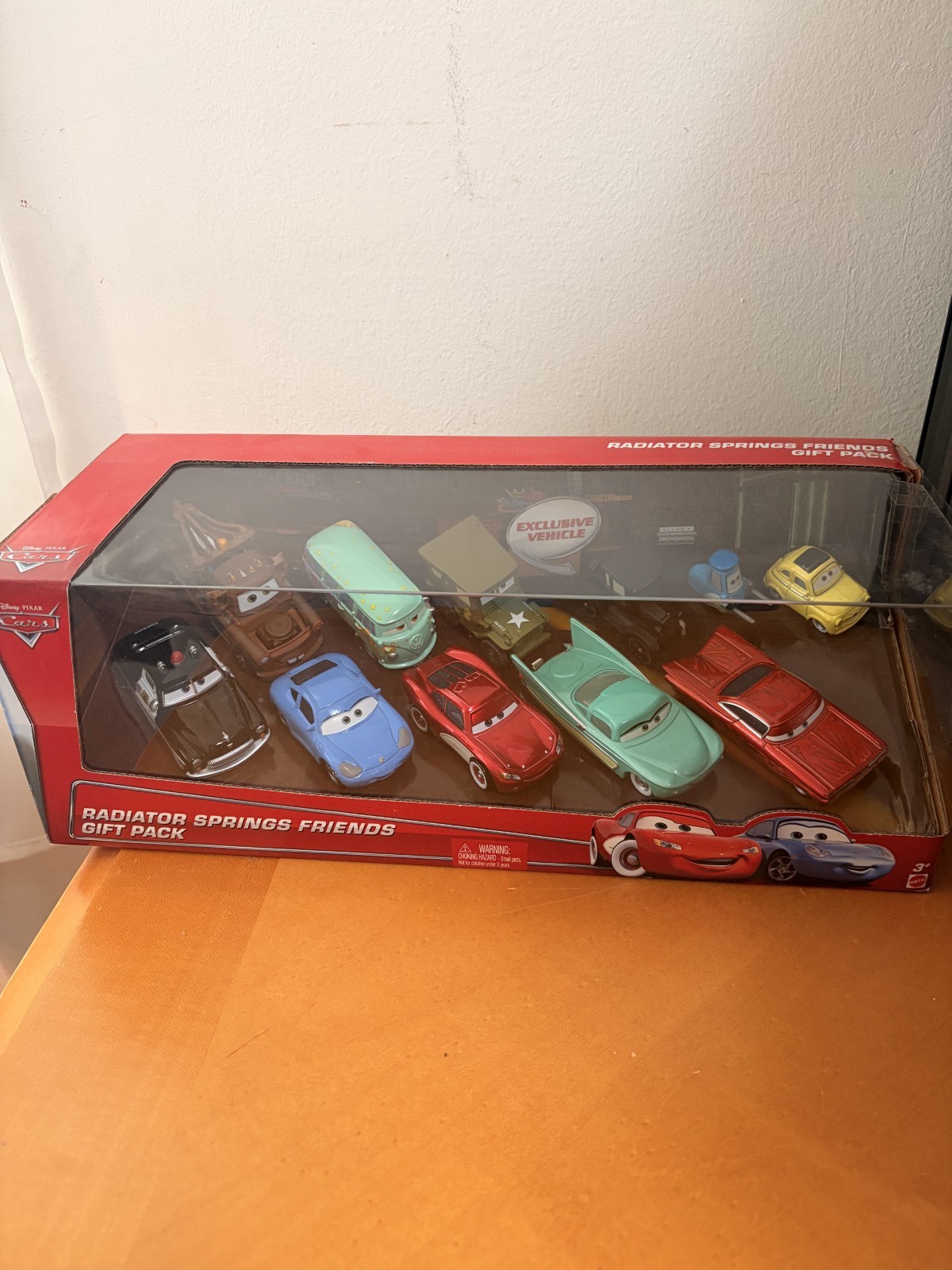 Disney Pixar Cars Radiator Springs Friends Gift Pack Lizzie with RADIO Exclusive