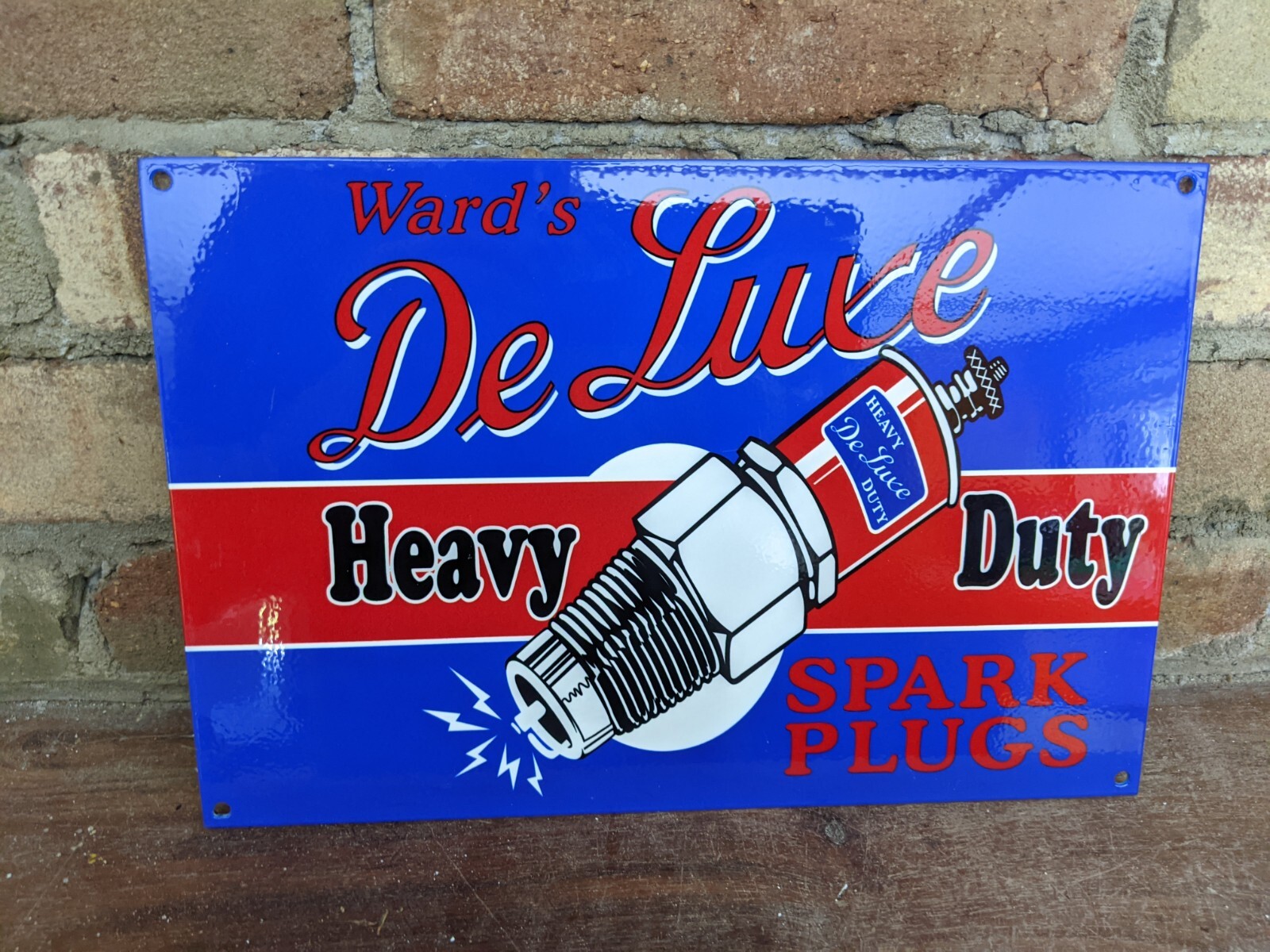 OLD VINTAGE WARD\'S DE LUXE SPARK PLUGS PORCELAIN HEAVY METAL GAS STATION SIGN