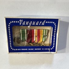 • Vintage Vanguard US Military Mounted Miniature 6-Medal Presentation Box Set picture