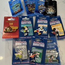Disney Marathon Limited Release Pin Set 2015 Mickey Goofy Disneyland & world picture