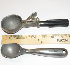 2 VINTAGE ICE CREAM SCOOPS NUROLL ALL METAL PEERLESS METAL W/BLACK HANDLE picture