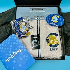 Official 2022 Club RunDisney member box w/ Women's Med Club Jacket - Brand New picture