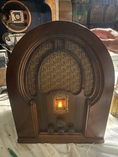 PHILCO MODEL 89 CATHEDRAL WOODEN TUBE RADIO-WORKS-READ DETAILS picture