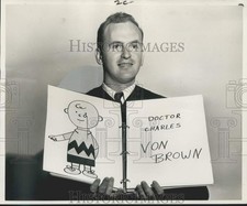 1962 Press Photo John Pushkar, St. Mark Lutheran Church draws Charlie Brown picture