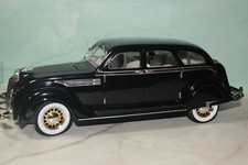 1936 Chrysler Airflow 1:18 Black Signature Models picture