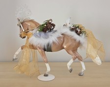 Breyer Traditional Model Horse WINTER WONDERLAND #700120 Totilas Holiday 2017 picture