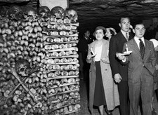 The Visit Of The Catacomb Paris 1935 Historic Old Photo 1 picture