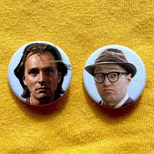 Bottom 2x 25mm Pin Badges Rik Mayall Ade Edmondson The Young Ones Comedy picture