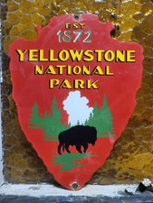 VINTAGE YELLOWSTONE PORCELAIN SIGN OLD NATIONAL PARK US FOREST SERVICE ARROWHEAD picture