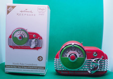 Hallmark QXG4964 North Pole Countdown 2012 Ornament for Christmas - Green/Red picture