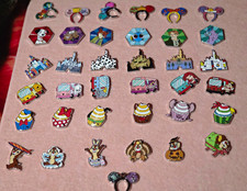 Disneyland Wave A 2026 Hidden Mickey complete set with chaser picture