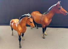 Lot of 2 Vintage Breyer Model Horses Matching Bay/Seal Brown Set slight scuffs picture