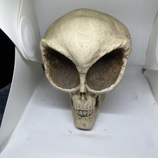 *RETIRED* 1998 ADAMS APPLE SUMMIT COLLECTION ALIEN SKULL ©98WUI picture