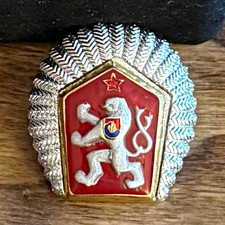 Vintage Cold War-Era Czechoslovak People's Army (ČSLA) Cap Badge Lion Emblem picture