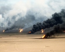 Oil well fires rage outside Kuwait City 8x10 Operation Desert Storm Photo 17 picture