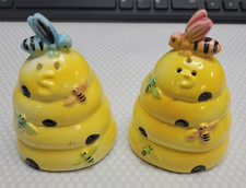 Vintage Enesco Anthropomorphic Beehive Salt & Pepper Shaker Set picture