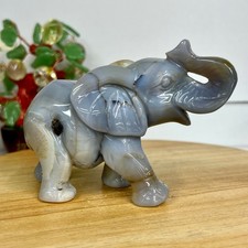 425G Natural agate carved crystal elephant realistic crystal therapy picture