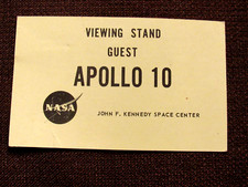 APOLLO 10 1968 4TH CREWED LAUNCH KSC VINTAGE ORIGINAL GUEST VIEWING LAUNCH BADGE picture