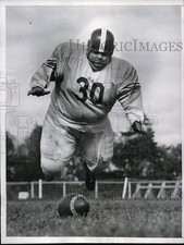 1955 Press Photo Herb Diedrich Wearing A Heavy Football Uniform - net17970 picture