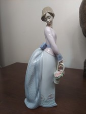 Lladro Society Figurine BASKET OF LOVE LADY GIRL WITH FLOWER BASKET #7622 picture