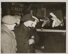 Taxi Driver 's Own Theatre Charles Tebbutt a taxi-driver has bu- 1937 Old Photo picture
