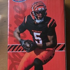 idegy NFL/NFLPA Cincinnati Bengals Tee Higgins Figurine Skyline Chili Lot #47537 picture