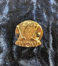 Vintage Woodmen of the World WOW Gold Tone Axes Lapel Pin Pinback Button picture