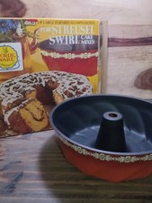 Nordic Ware 12 Cup Bundt Cake Pan Heavy Cast Aluminum Nonstick Original USA picture