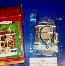 Hallmark Keepsake Ornament 2001 Up On The Housetop Magic Light Motion Sound New picture