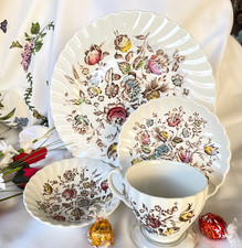 4 pc Johnson Brothers Staffordshire Bouquet Cup Saucer Dinner Plate Bowl England picture