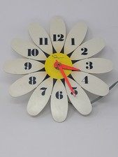 Vintage Ingraham Daisy Flower Wall Clock Retro Plastic Mpdel 30-247 picture