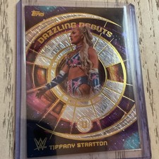 Topps WWE SmackDown Dazzling Debuts DD-10 Tiffany Stratton Parallel picture