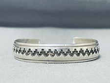 AUTHENTIC THOMAS SINGER VINTAGE NAVAJO STERLING SILVER BRACELET picture
