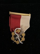 Vintage 14K Gold National Society of New England Women Membership Medal No. 8713 picture