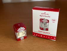 2016 hallmark miniature ornament poppy holidays light up picture