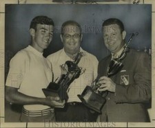 1965 Press Photo Larry Miller presented with trophy for winning golf tourney picture