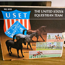 Breyer United States Equestrian Team Model Horses Lot of 3 w/ Box 3035 picture