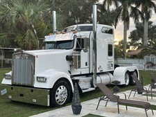 Kenworth W900 picture