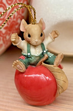 Vtg 1989 Enesco 'Mouse On Apple' Christmas Tree Ornament Brambly Hedge w Box picture