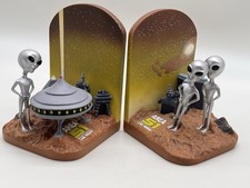 Rare  AREA 51 LAS VEGAS UFO ALIEN SPACE SHIP FLYING SAUCER MARS BOOKENDS Pair picture